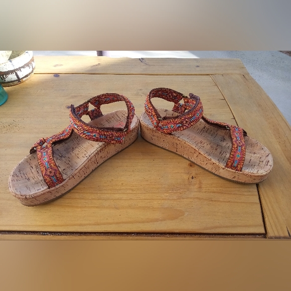 BORN HAND CRAFTED FOOTWEAR SANDLES SIZE 7 - Picture 2 of 7